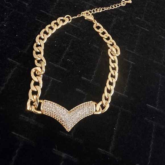 Elegant Gold Chain Bracelet
